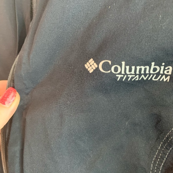 Columbia Black Titanium Omni-Tech Jacket - Picture 5 of 12